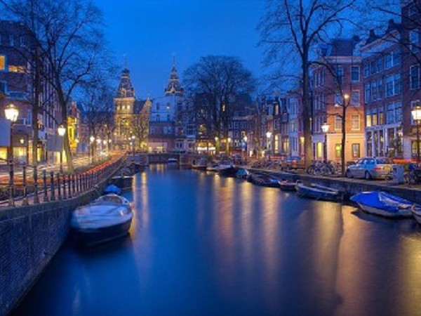 Amsterdam shopping tra i canali