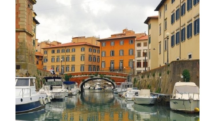 Livorno, i Canali Medicei con pranzo di pesce