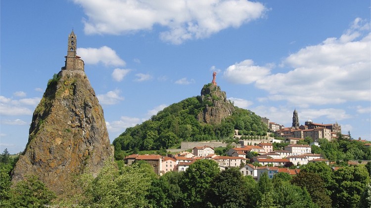 Auvergne cuore verde e castelli storici